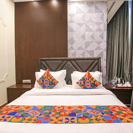 Fabhotel Prime K9 Crown ลูดิฮานา ภายนอก รูปภาพ