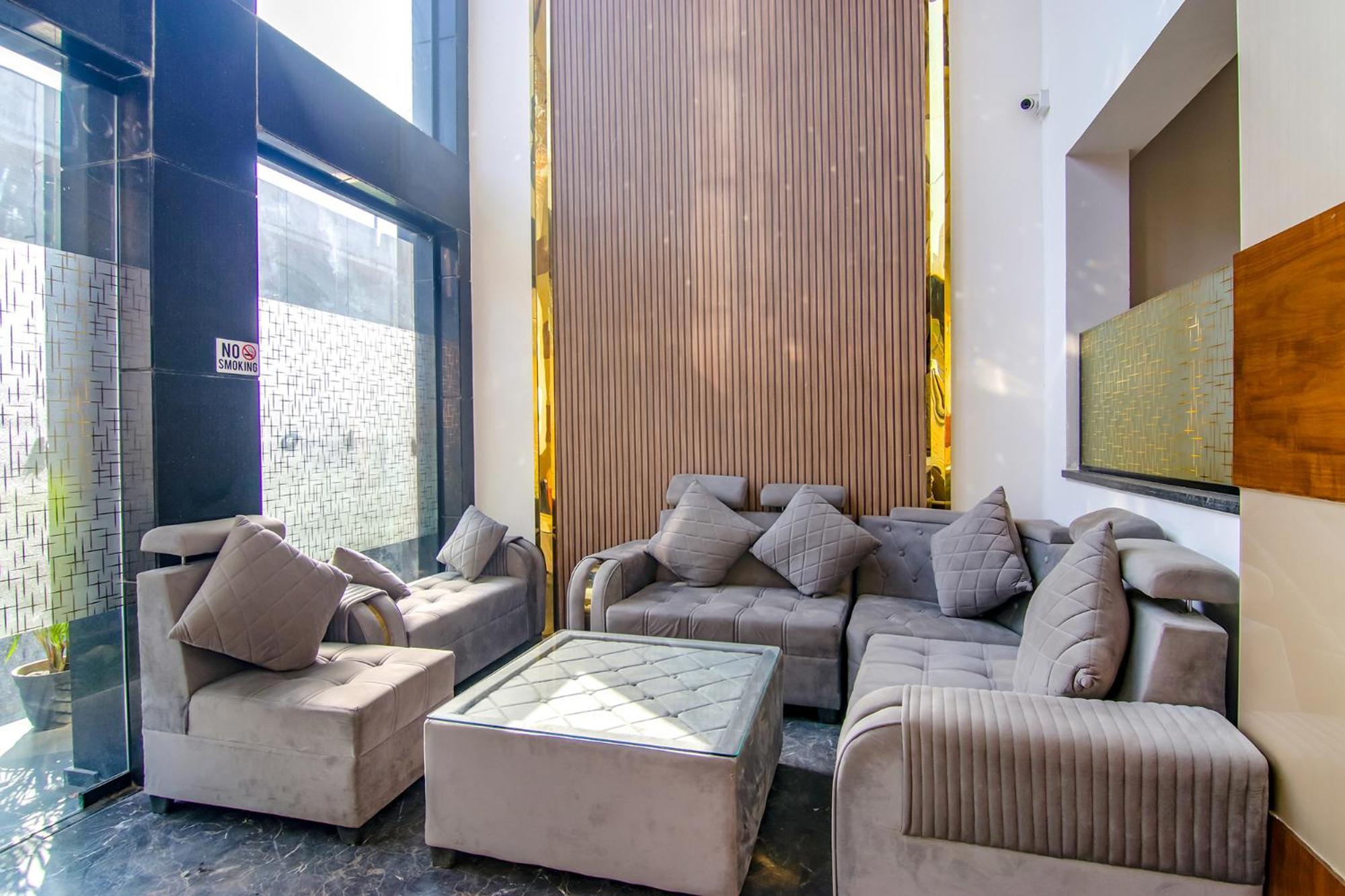 Fabhotel Prime K9 Crown ลูดิฮานา ภายนอก รูปภาพ