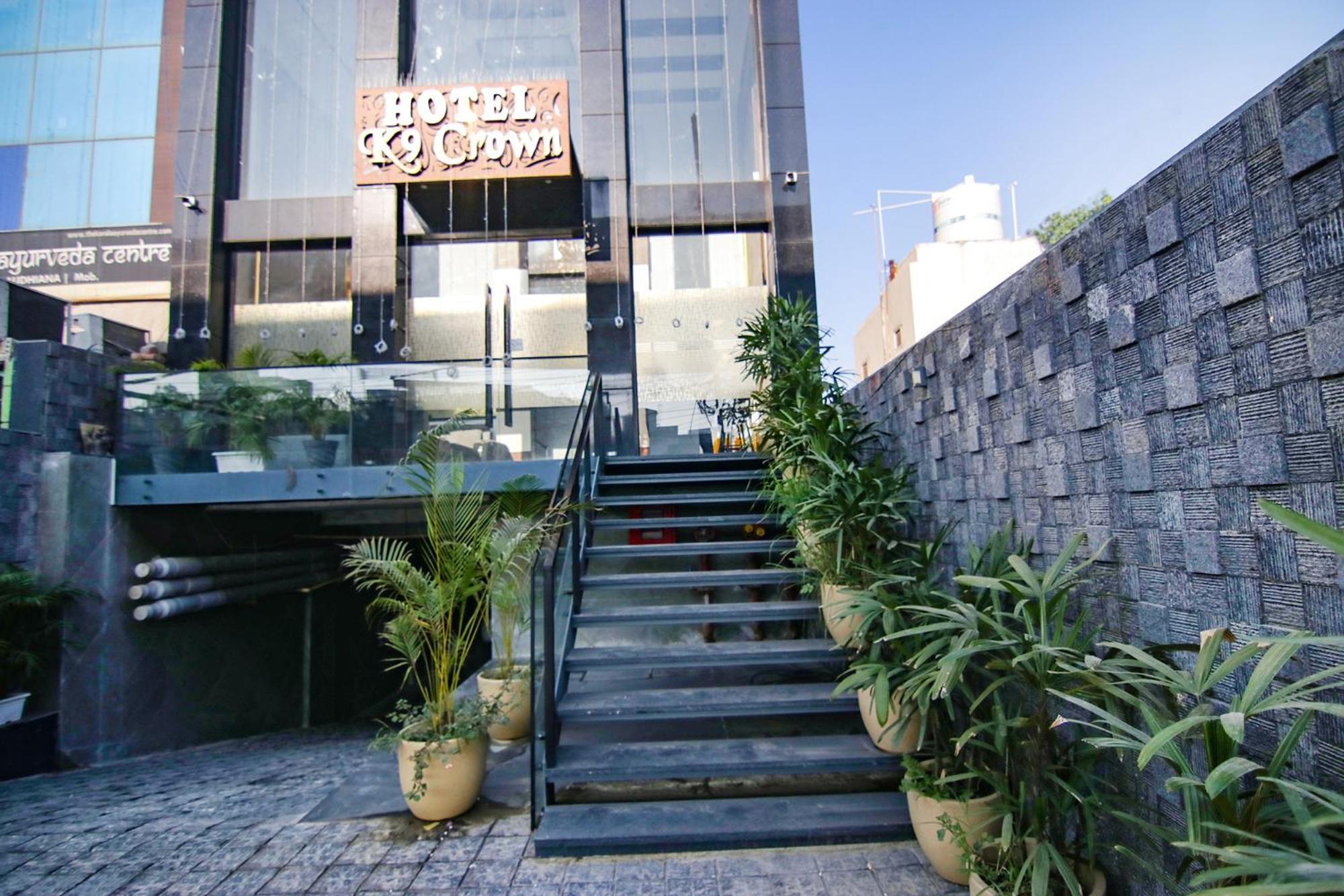 Fabhotel Prime K9 Crown ลูดิฮานา ภายนอก รูปภาพ