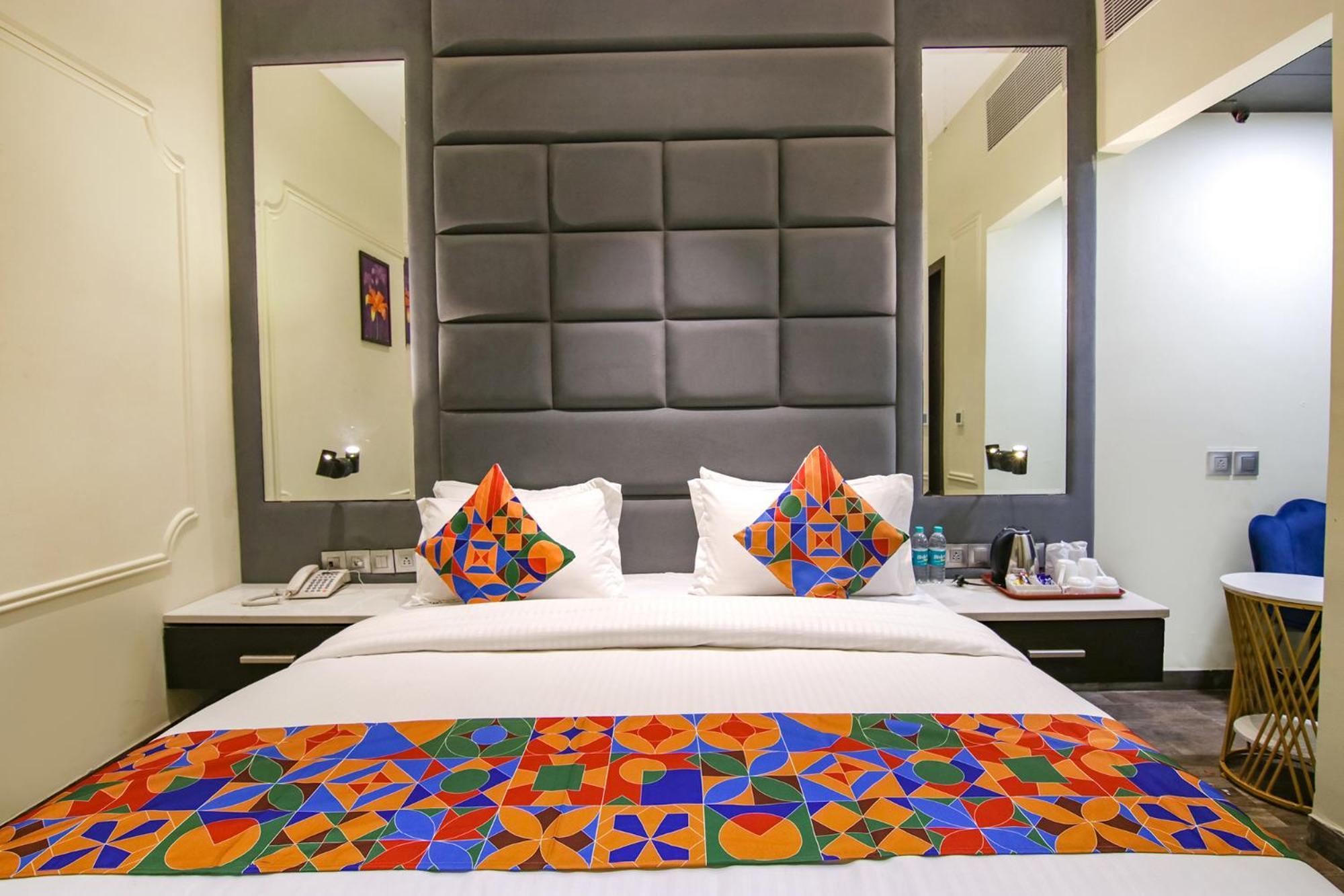 Fabhotel Prime K9 Crown ลูดิฮานา ภายนอก รูปภาพ