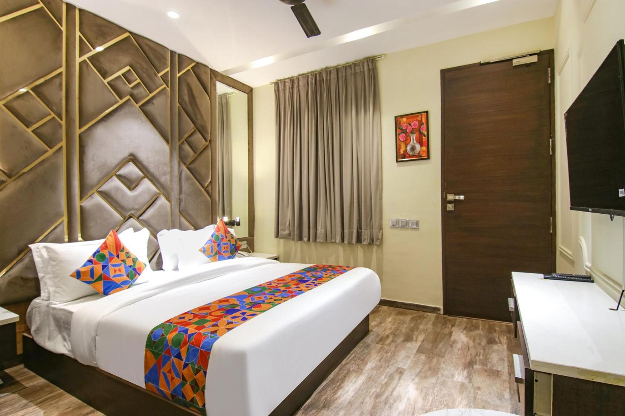 Fabhotel Prime K9 Crown ลูดิฮานา ภายนอก รูปภาพ